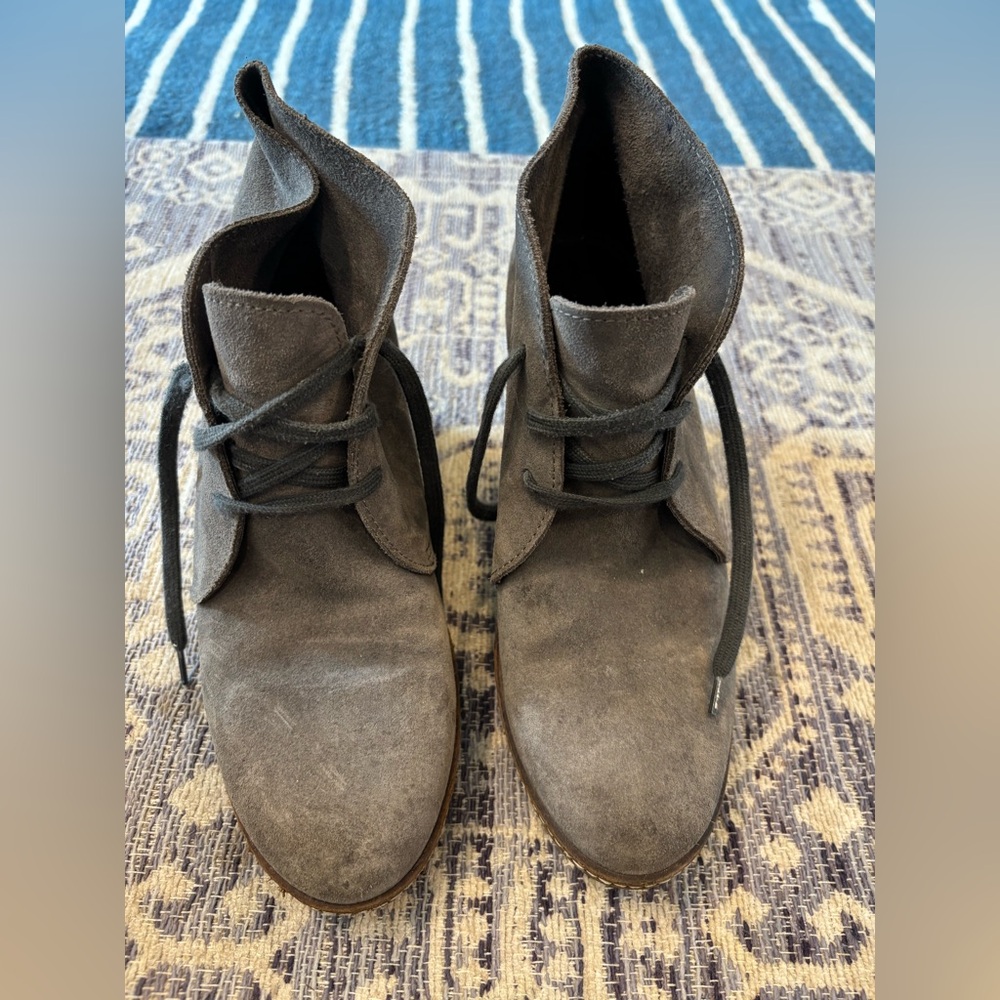 J. Crew Gray Chukka Boots Suede Ankle-High Size 8